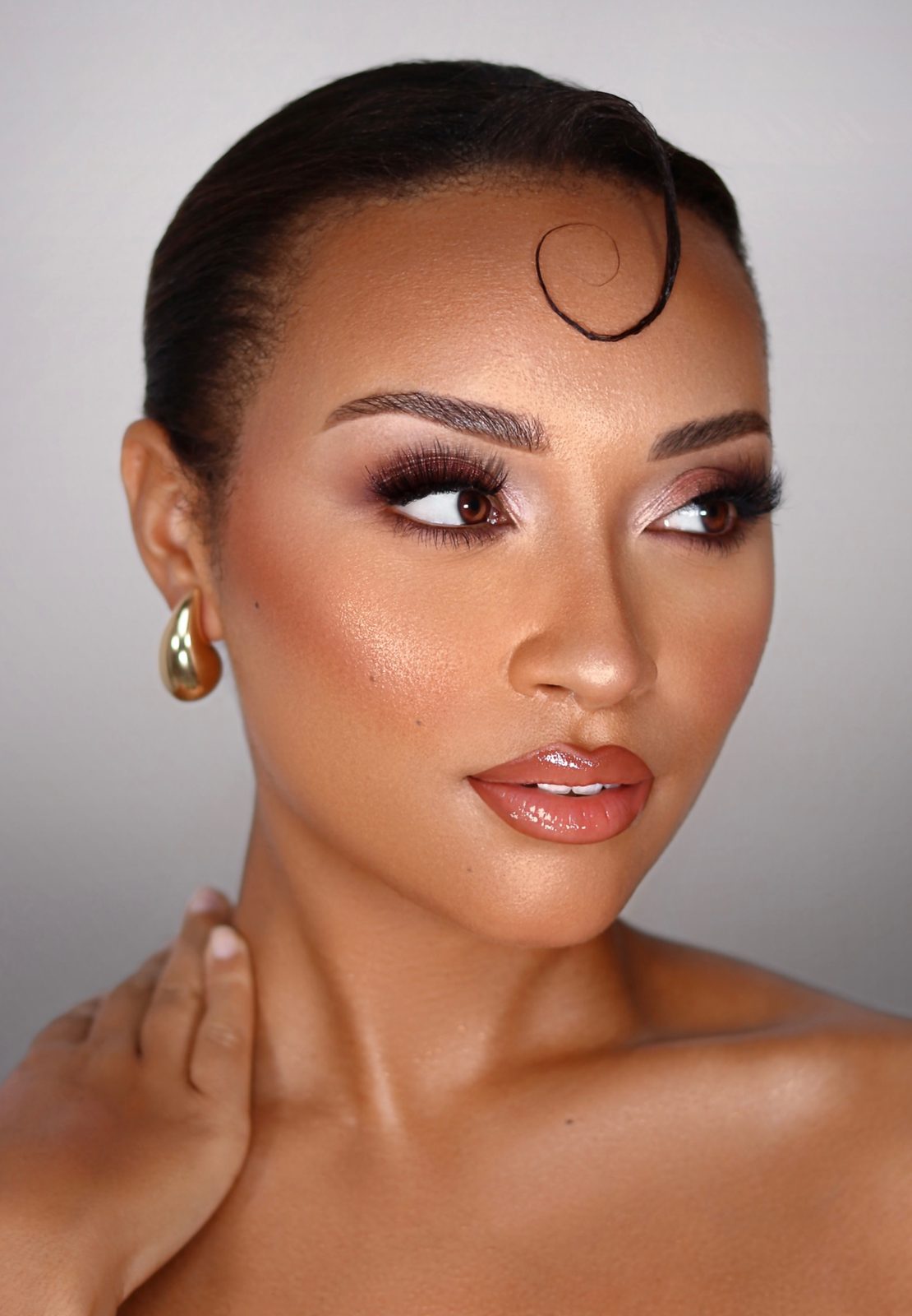 Photoshoot makeup by Urooj in Abu Dhabi